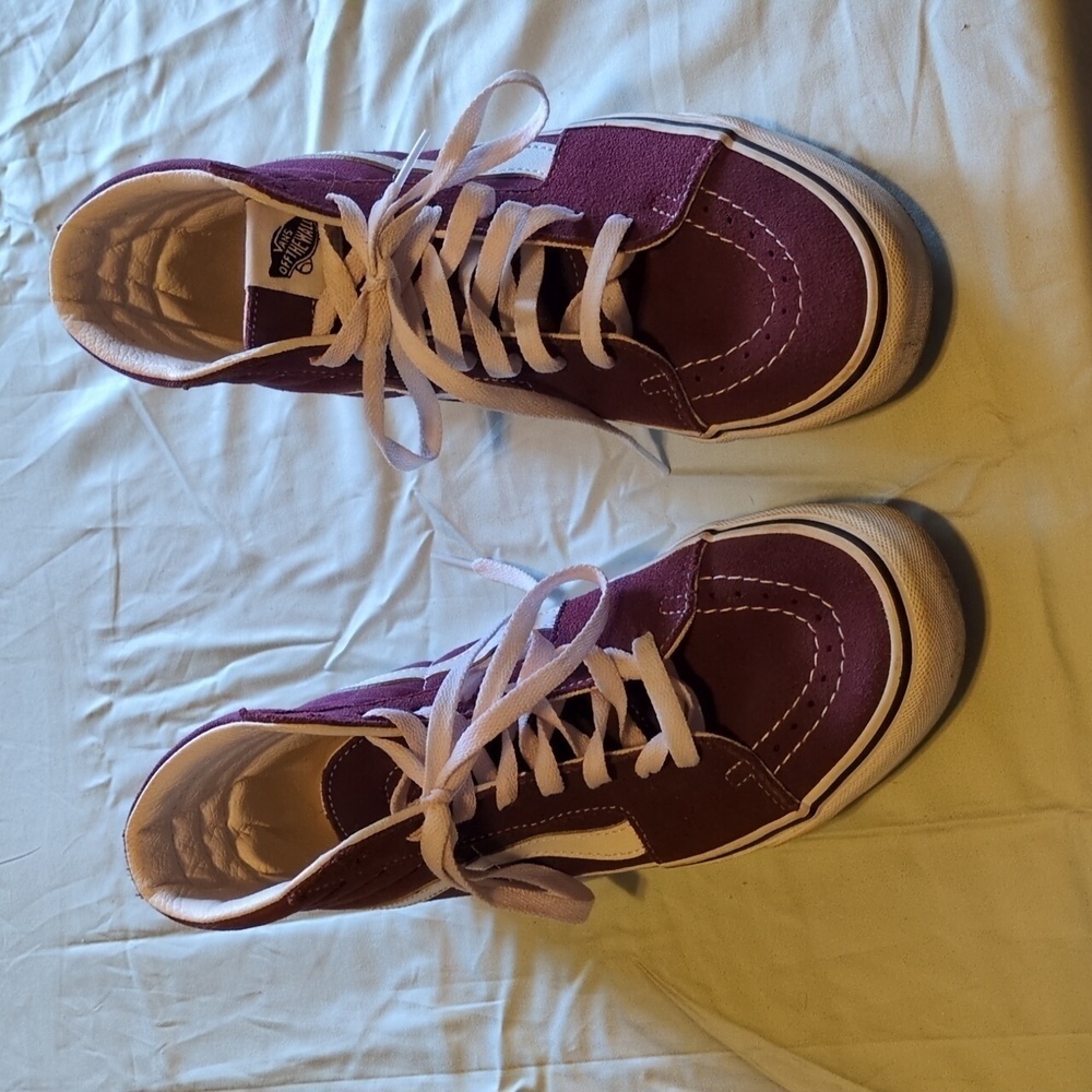 Unleash Your Inner Skater: Vans High Tops - The Ultimate Sneaker - Unisex